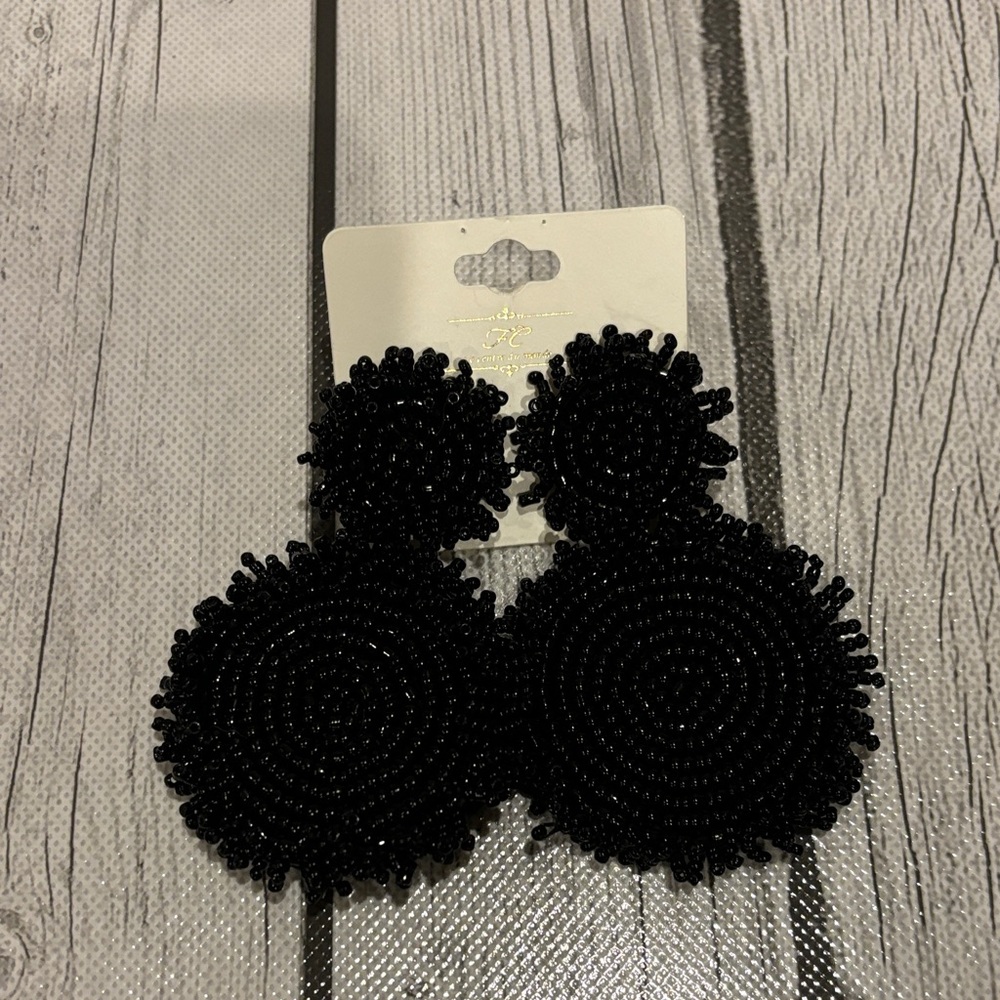 Beaded post back dangle earring new black dangle statement